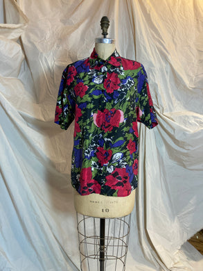 Blouse de soie à motifs fleuris