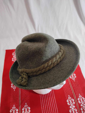 Chapeau de laine feutré gris