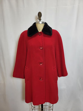 Manteau rouge col faux fur noir