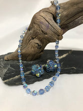 Ensemble bijoux en perles de verre bleues pâles