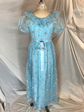 Robe de bal bleu poudre