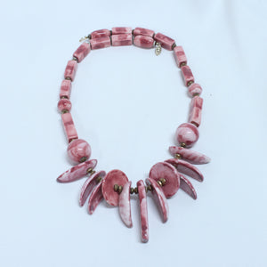 Collier en céramique laquée rose