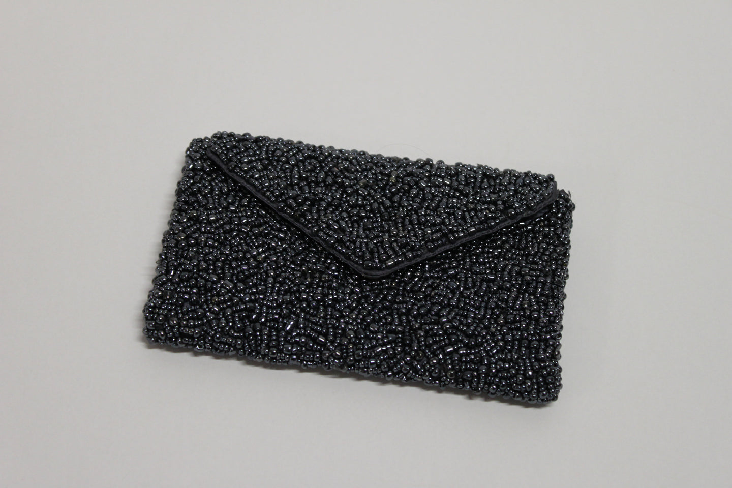 Petite pochette perlée charcoal