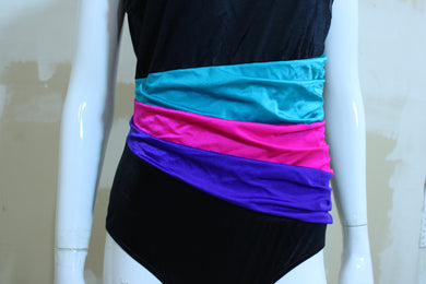 Maillot une-pièce noir à bandes colorées Taille +